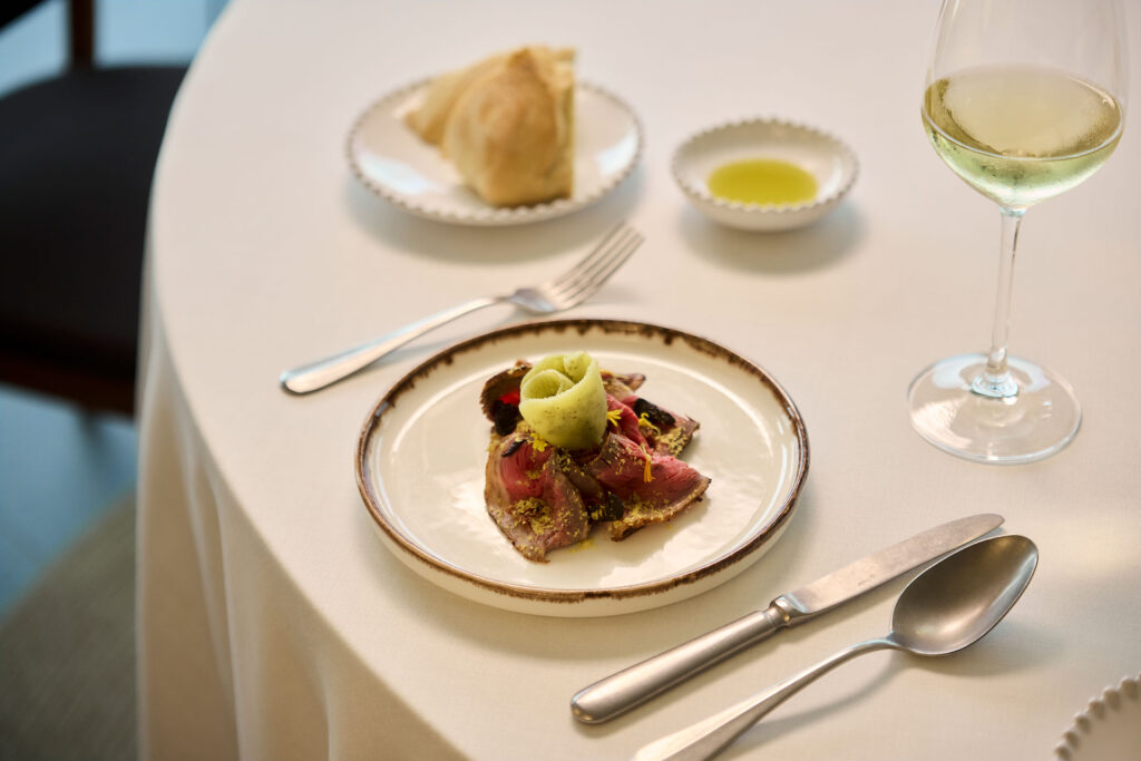 plato en mesa | La Galiana Golf Resort