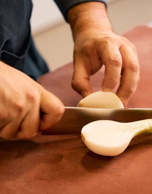 cocinero-con-cebolla